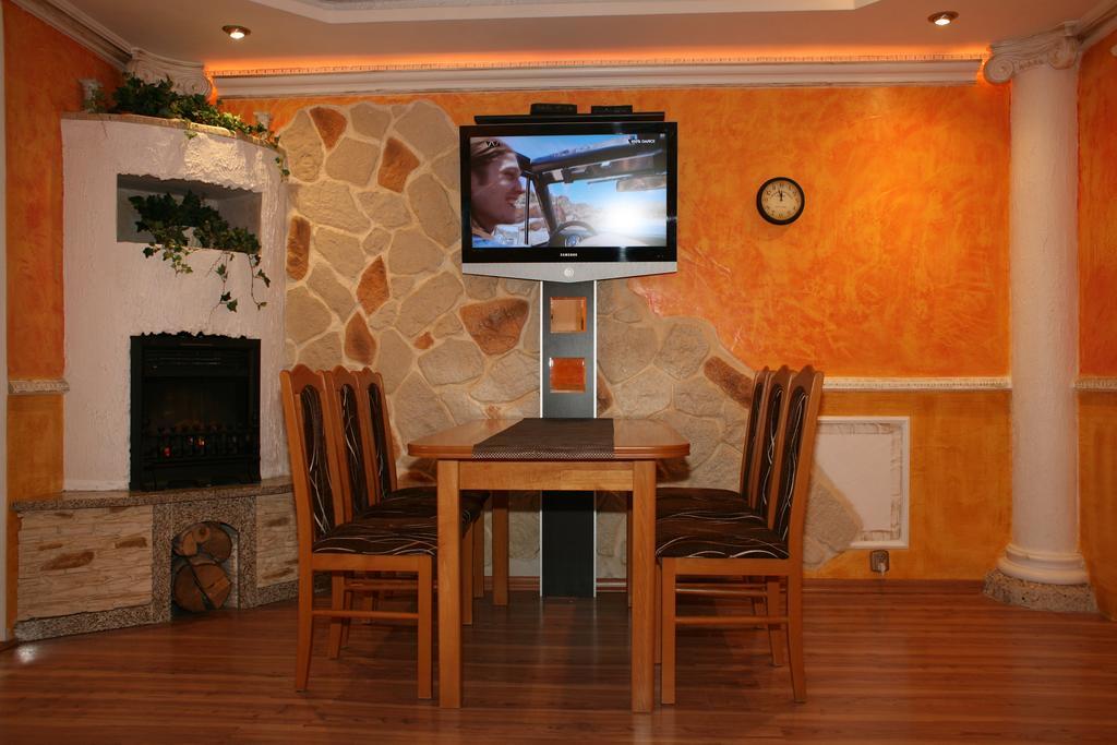 Apartamenty Podzamcze Waldenburg Zimmer foto